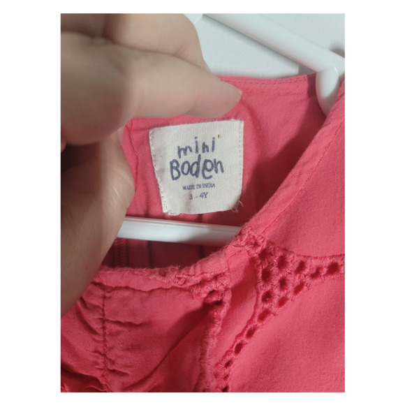 Mini Boden Dress Size 3-4Y Short Sleeve Back Zip Eyelet Circle Pattern Pink - Picture 3 of 5